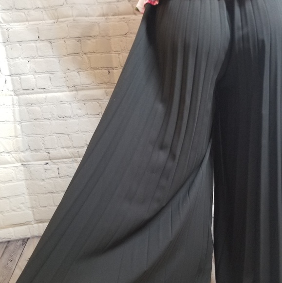 BLACK IVORY PINK ROMPER - Picture 3 of 6